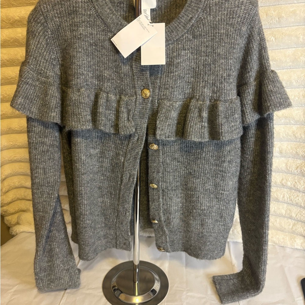 H&M Gray Ruffled Cardigan newest tag can fit up to large.